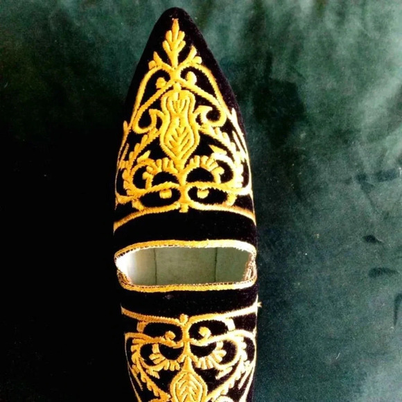 handmade Shoes - Handcrafted Embroidered velvet  Moroccan Babouche